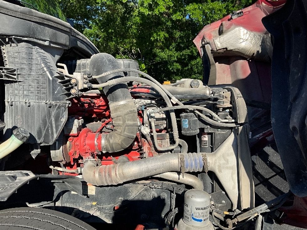 Day Cab Tractor-Heavy Duty Tractors-Freightliner-2019-T12664ST-Reading-PA-191,200\n\t\tmiles-$ 45,000 - Image 15