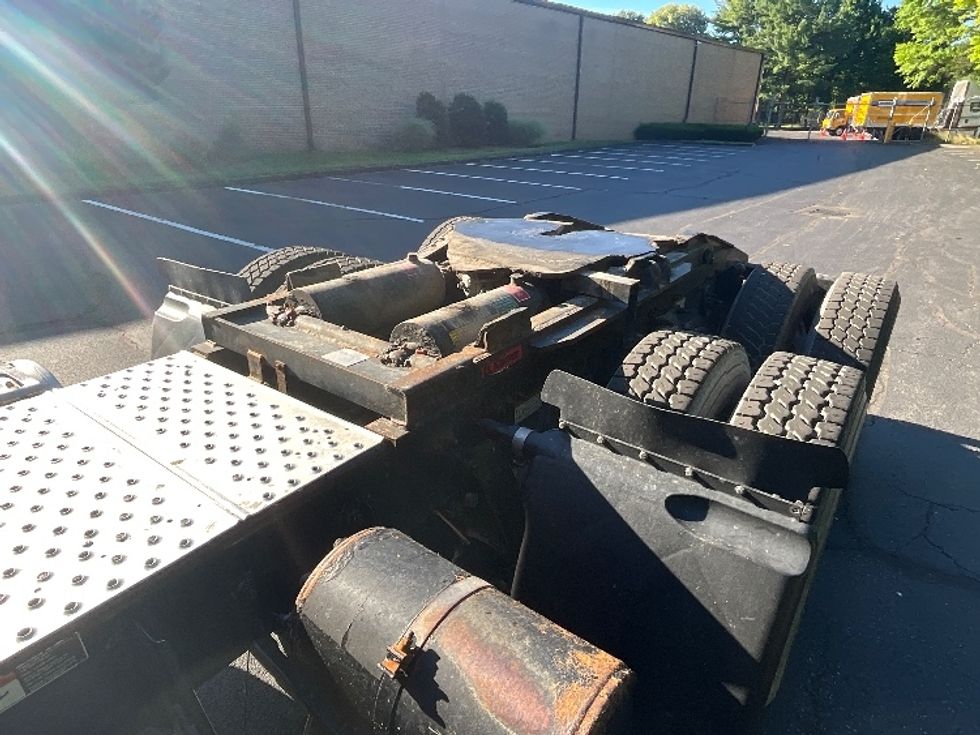 Day Cab Tractor-Heavy Duty Tractors-Freightliner-2019-T12664ST-Reading-PA-191,200\n\t\tmiles-$ 45,000 - Image 18