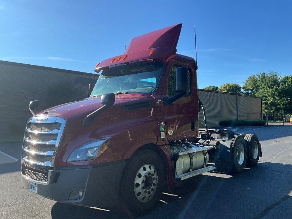 Day Cab Tractor-Heavy Duty Tractors-Freightliner-2019-T12664ST-Reading-PA-191,200\n\t\tmiles-$ 45,000 - Image 3