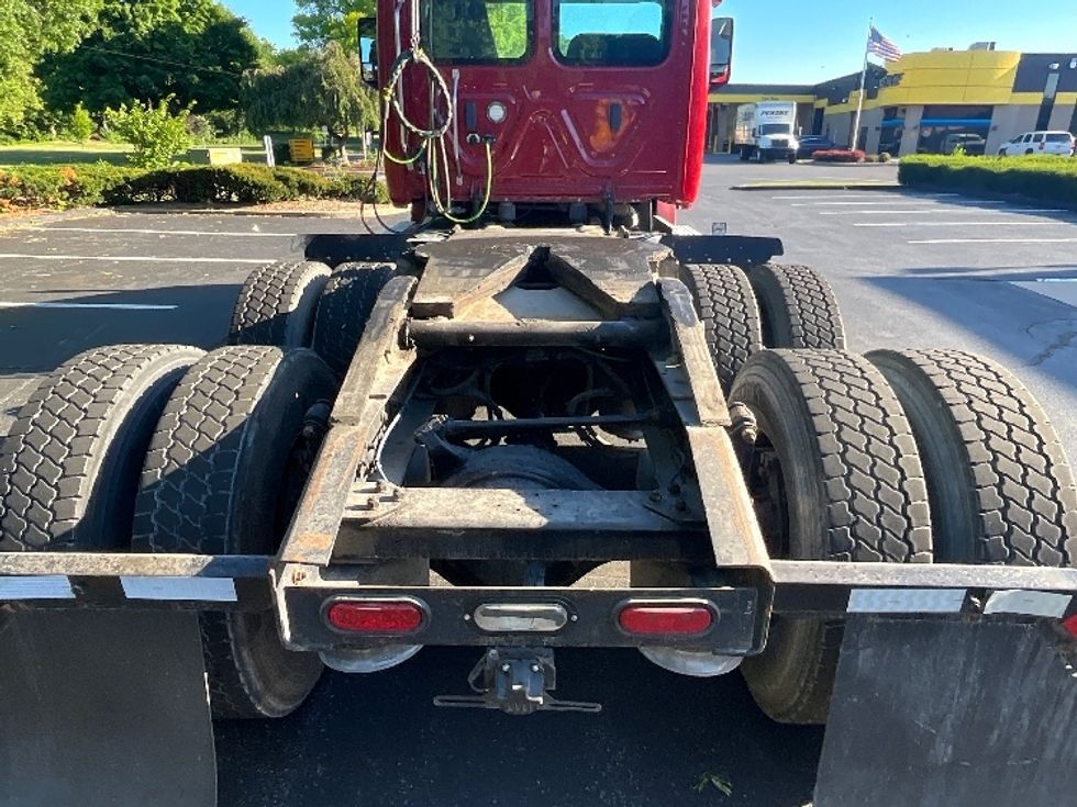 Day Cab Tractor-Heavy Duty Tractors-Freightliner-2019-T12664ST-Reading-PA-191,200\n\t\tmiles-$ 45,000 - Image 6