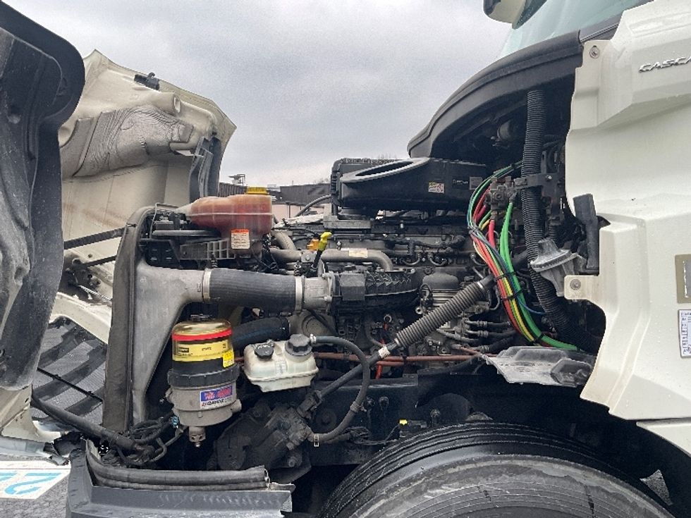 Day Cab Tractor-Heavy Duty Tractors-Freightliner-2019-T12664ST-Reading-PA-236,173\n\t\tmiles-$ 49,750 - Image 16