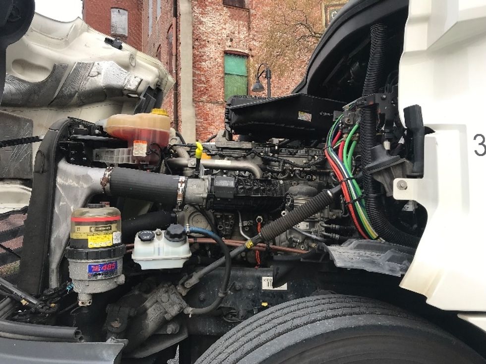 Day Cab Tractor-Heavy Duty Tractors-Freightliner-2019-T12664ST-Reading-PA-242,141\n\t\tmiles-$ 46,500 - Image 15