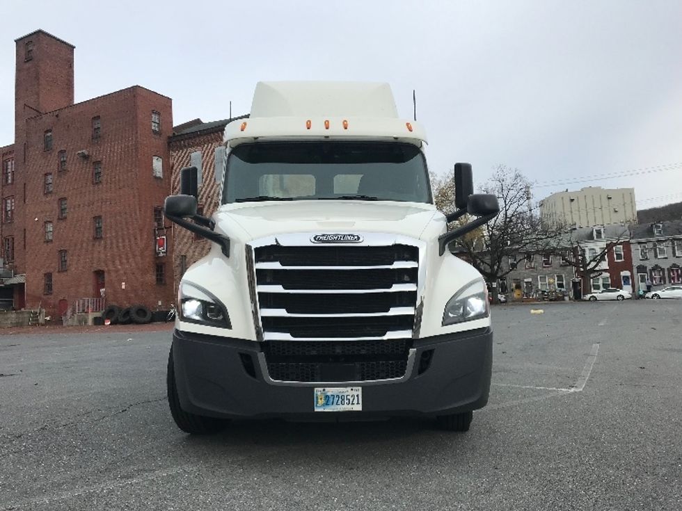 Day Cab Tractor-Heavy Duty Tractors-Freightliner-2019-T12664ST-Reading-PA-242,141\n\t\tmiles-$ 46,500 - Image 2