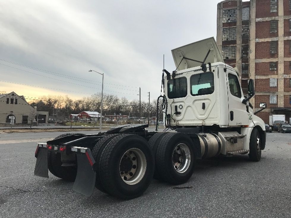 Day Cab Tractor-Heavy Duty Tractors-Freightliner-2019-T12664ST-Reading-PA-242,141\n\t\tmiles-$ 46,500 - Image 6