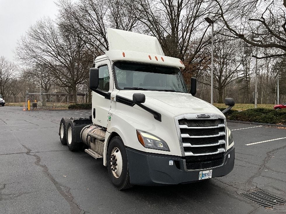 Day Cab Tractor-Heavy Duty Tractors-Freightliner-2019-T12664ST-Reading-PA-269,217\n\t\tmiles-$ 43,750 - Image 1