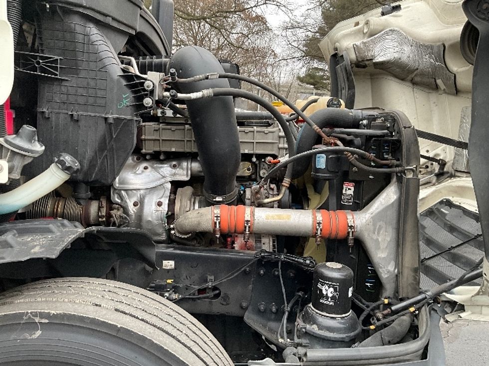 Day Cab Tractor-Heavy Duty Tractors-Freightliner-2019-T12664ST-Reading-PA-269,217\n\t\tmiles-$ 43,750 - Image 15
