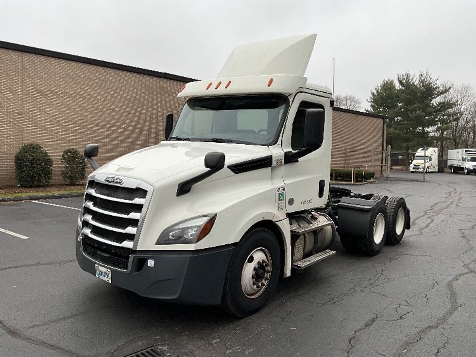 Day Cab Tractor-Heavy Duty Tractors-Freightliner-2019-T12664ST-Reading-PA-269,217\n\t\tmiles-$ 43,750 - Image 3