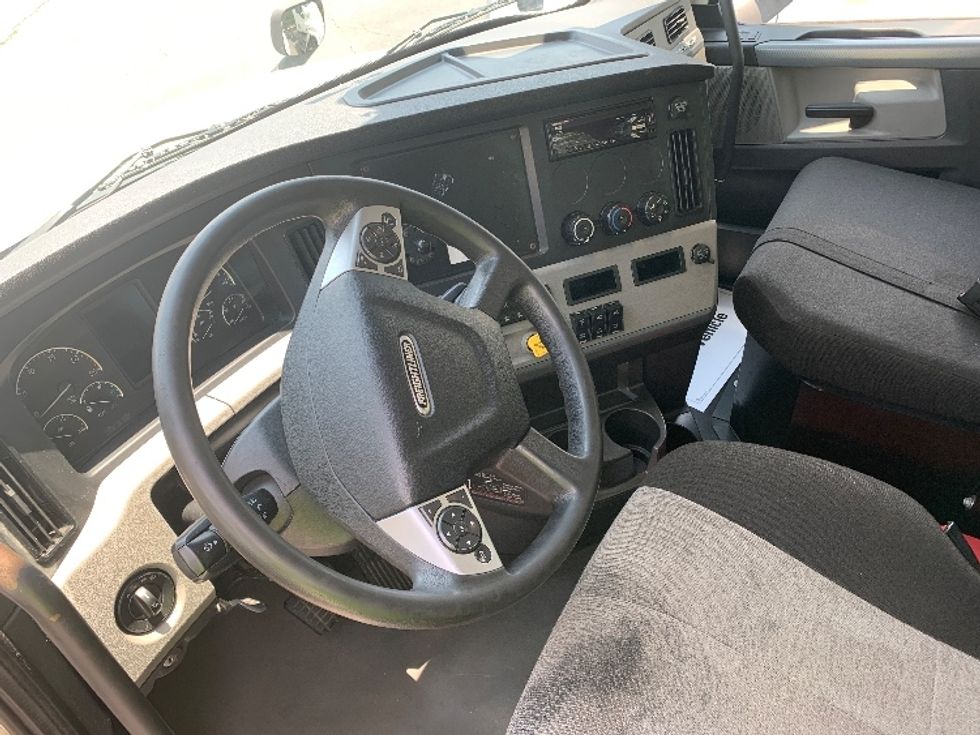 Day Cab Tractor-Heavy Duty Tractors-Freightliner-2019-T12664ST-Reading-PA-433,258\n\t\tmiles-$ 56,500 - Image 10