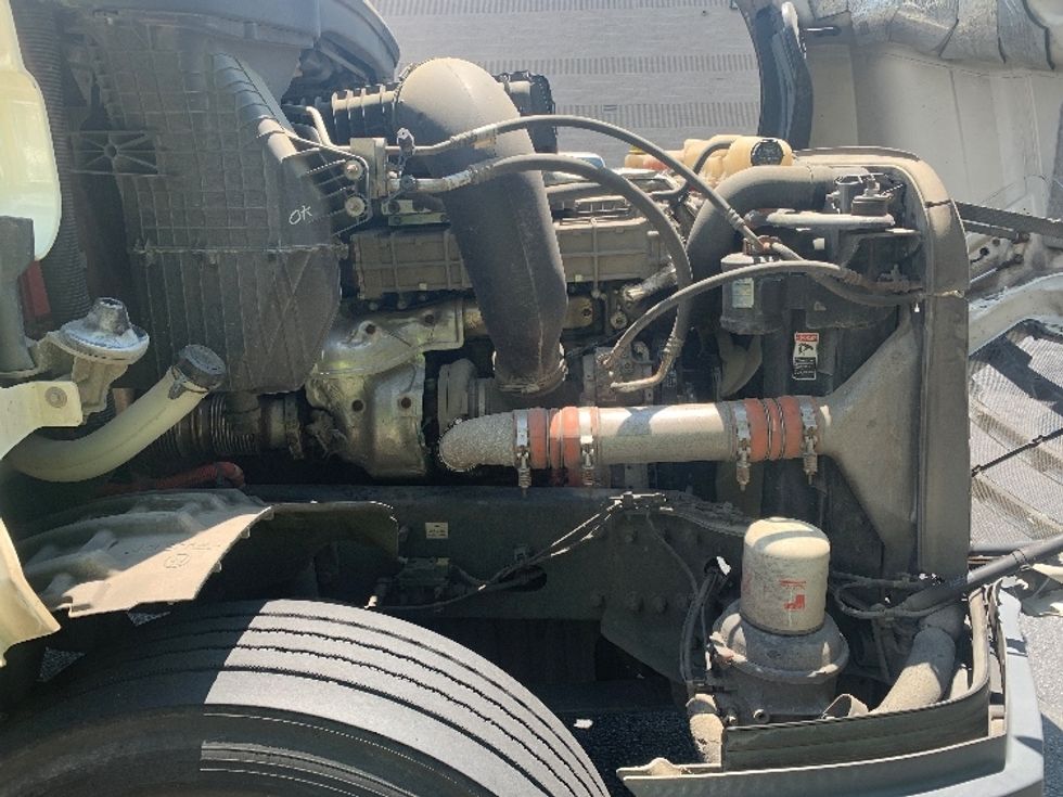 Day Cab Tractor-Heavy Duty Tractors-Freightliner-2019-T12664ST-Reading-PA-433,258\n\t\tmiles-$ 56,500 - Image 15