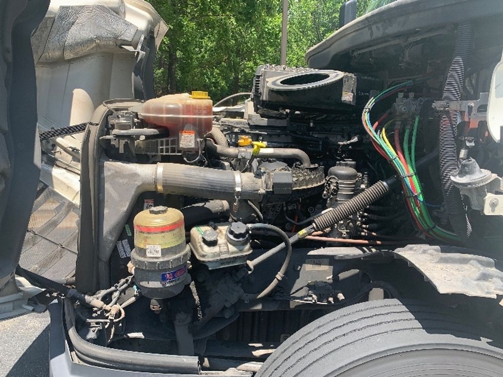 Day Cab Tractor-Heavy Duty Tractors-Freightliner-2019-T12664ST-Reading-PA-433,258\n\t\tmiles-$ 56,500 - Image 16