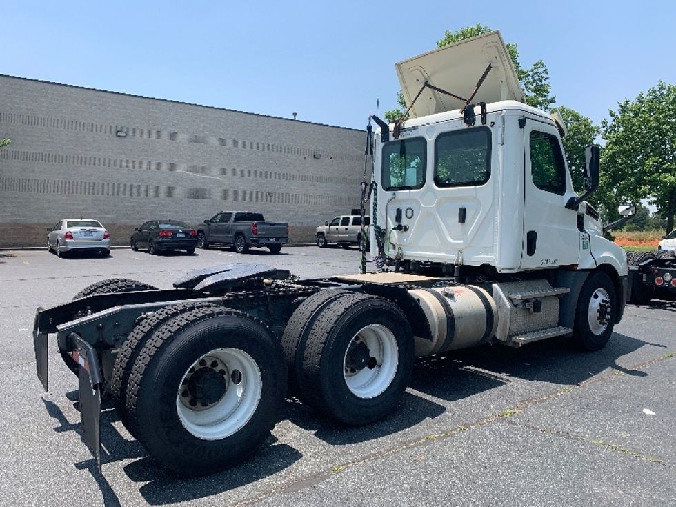Day Cab Tractor-Heavy Duty Tractors-Freightliner-2019-T12664ST-Reading-PA-433,258\n\t\tmiles-$ 56,500 - Image 7