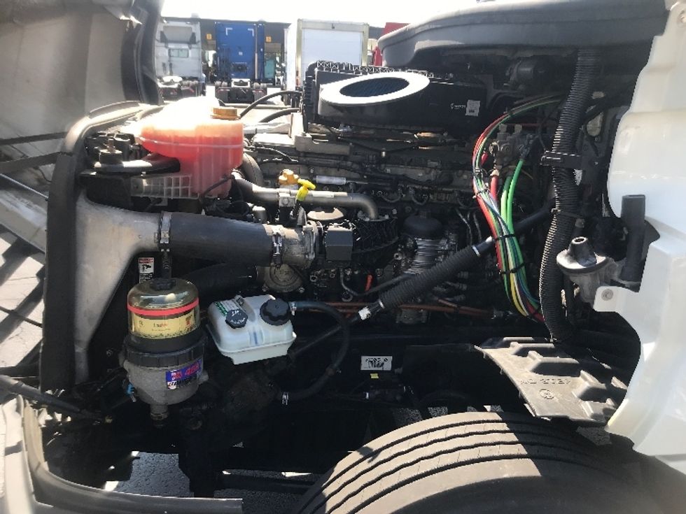 Day Cab Tractor-Heavy Duty Tractors-Freightliner-2019-T12664ST-Reading-PA-498,424\n\t\tmiles-$ 38,250 - Image 16