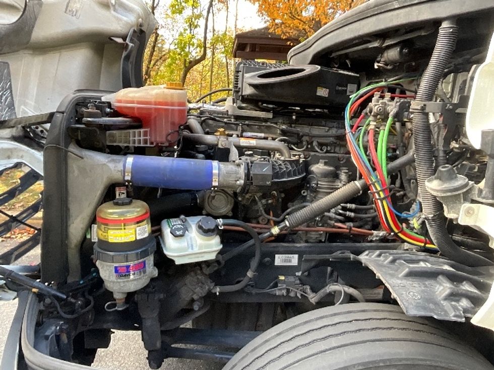 Day Cab Tractor-Heavy Duty Tractors-Freightliner-2019-T12664ST-Reading-PA-514,645\n\t\tmiles-$ 35,500 - Image 16