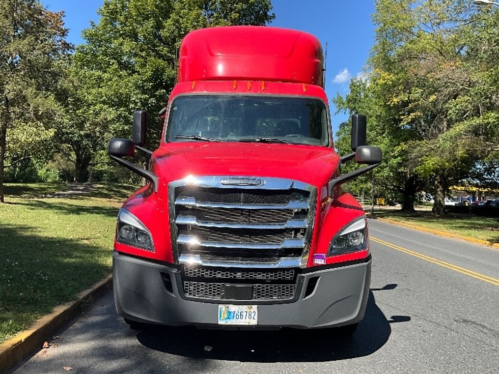 Day Cab Tractor-Heavy Duty Tractors-Freightliner-2019-T12664ST-Reading-PA-623,745\n\t\tmiles-$ 26,250 - Image 2