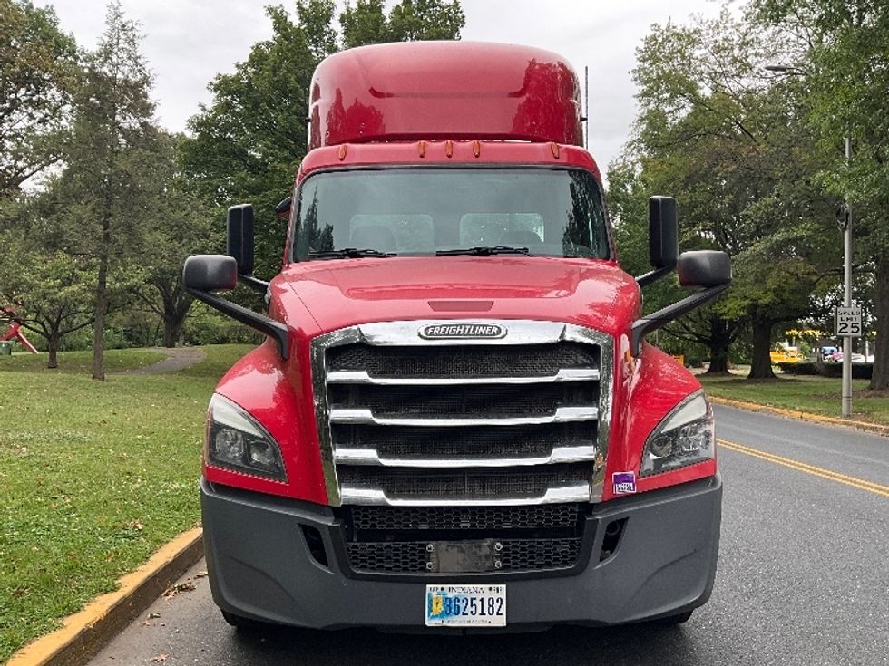 Day Cab Tractor-Heavy Duty Tractors-Freightliner-2019-T12664ST-Reading-PA-636,394\n\t\tmiles-$ 25,250 - Image 2