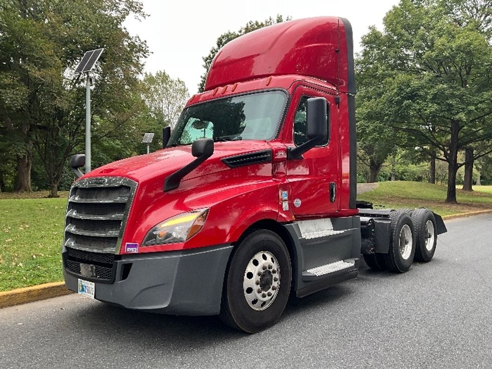 Day Cab Tractor-Heavy Duty Tractors-Freightliner-2019-T12664ST-Reading-PA-636,394\n\t\tmiles-$ 25,250 - Image 3