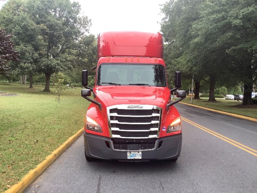 Day Cab Tractor-Heavy Duty Tractors-Freightliner-2019-T12664ST-Reading-PA-637,949\n\t\tmiles-$ 25,250 - Image 2