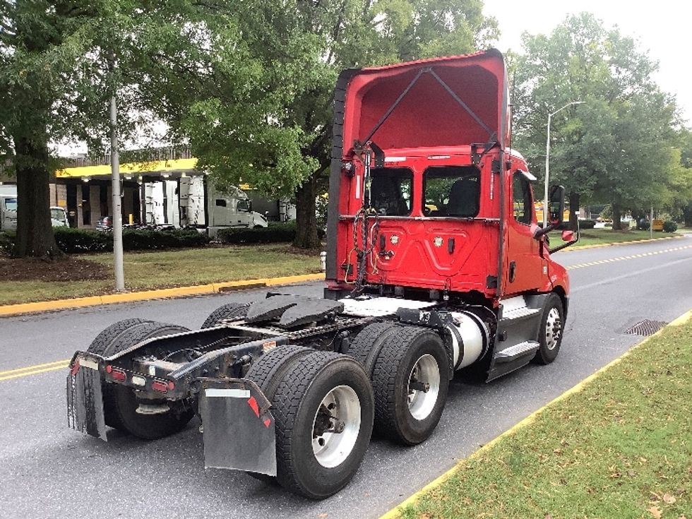 Day Cab Tractor-Heavy Duty Tractors-Freightliner-2019-T12664ST-Reading-PA-637,949\n\t\tmiles-$ 25,250 - Image 7