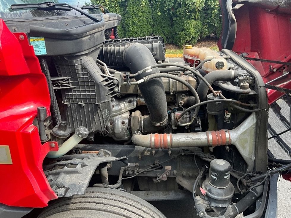 Day Cab Tractor-Heavy Duty Tractors-Freightliner-2019-T12664ST-Reading-PA-648,489\n\t\tmiles-$ 25,250 - Image 15