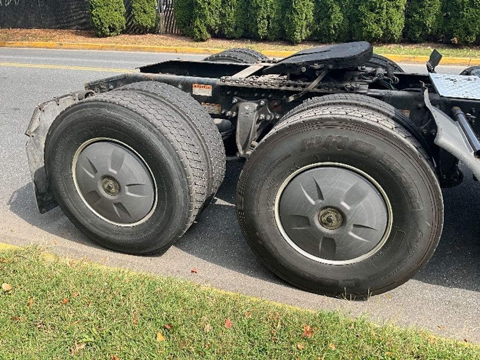 Day Cab Tractor-Heavy Duty Tractors-Freightliner-2019-T12664ST-Reading-PA-648,489\n\t\tmiles-$ 25,250 - Image 17