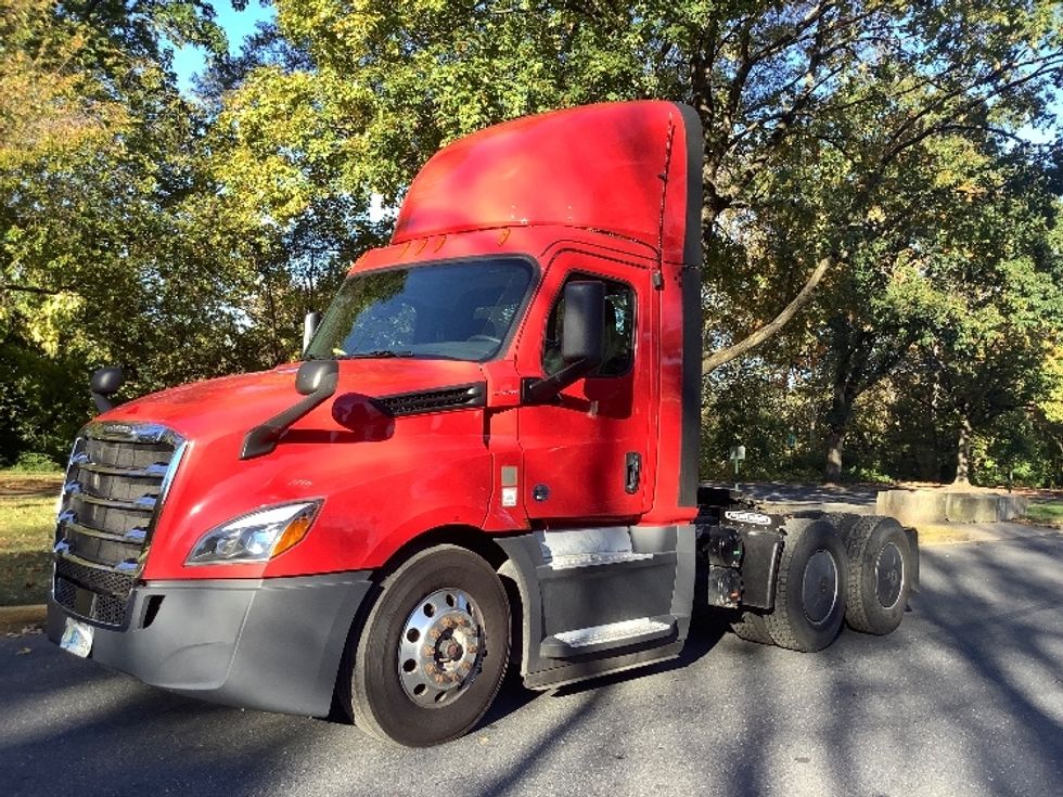 Day Cab Tractor-Heavy Duty Tractors-Freightliner-2019-T12664ST-Reading-PA-648,489\n\t\tmiles-$ 25,250 - Image 3