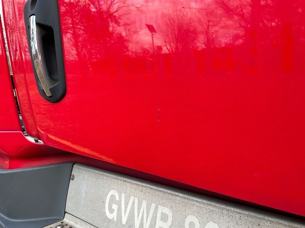 Day Cab Tractor-Heavy Duty Tractors-Freightliner-2019-T12664ST-Reading-PA-679,551\n\t\tmiles-$ 29,250 - Image 19