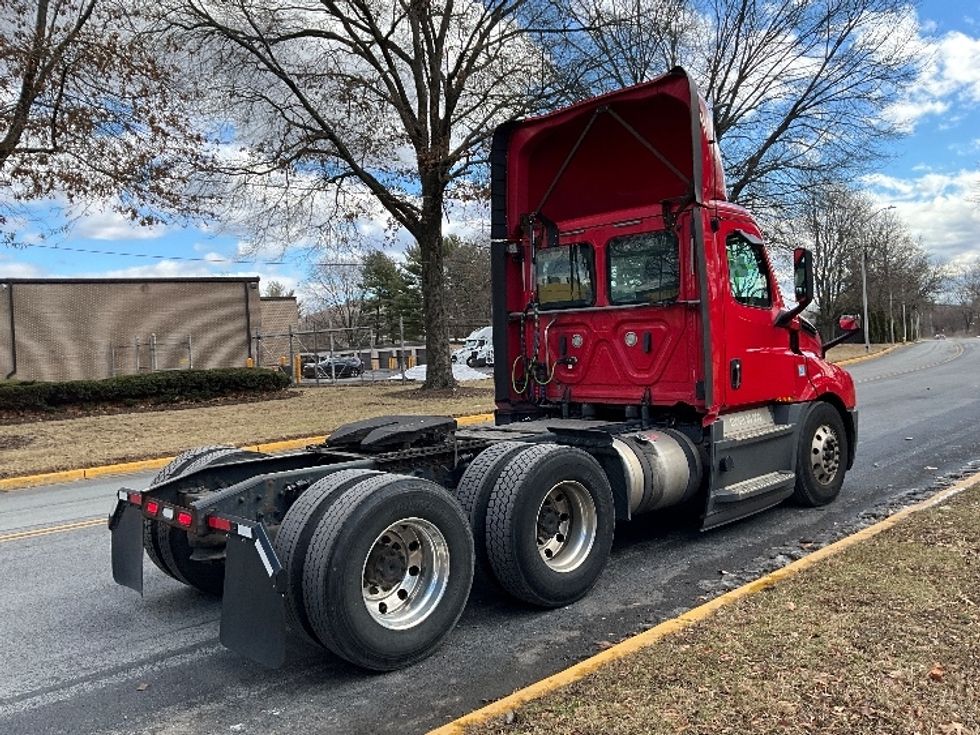 Day Cab Tractor-Heavy Duty Tractors-Freightliner-2019-T12664ST-Reading-PA-679,551\n\t\tmiles-$ 29,250 - Image 7