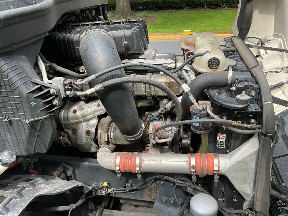 Day Cab Tractor-Heavy Duty Tractors-Freightliner-2019-T12664ST-Reading-PA-692,429\n\t\tmiles-$ 26,750 - Image 15