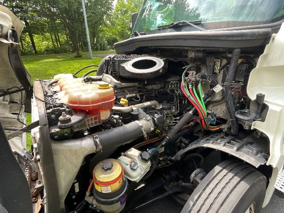 Day Cab Tractor-Heavy Duty Tractors-Freightliner-2019-T12664ST-Reading-PA-692,429\n\t\tmiles-$ 26,750 - Image 16