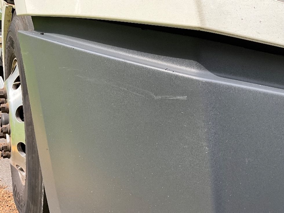 Day Cab Tractor-Heavy Duty Tractors-Freightliner-2019-T12664ST-Reading-PA-692,429\n\t\tmiles-$ 26,750 - Image 19