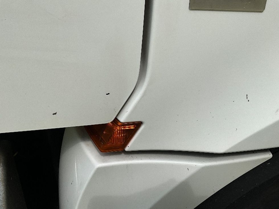 Day Cab Tractor-Heavy Duty Tractors-Freightliner-2019-T12664ST-Reading-PA-692,429\n\t\tmiles-$ 26,750 - Image 20