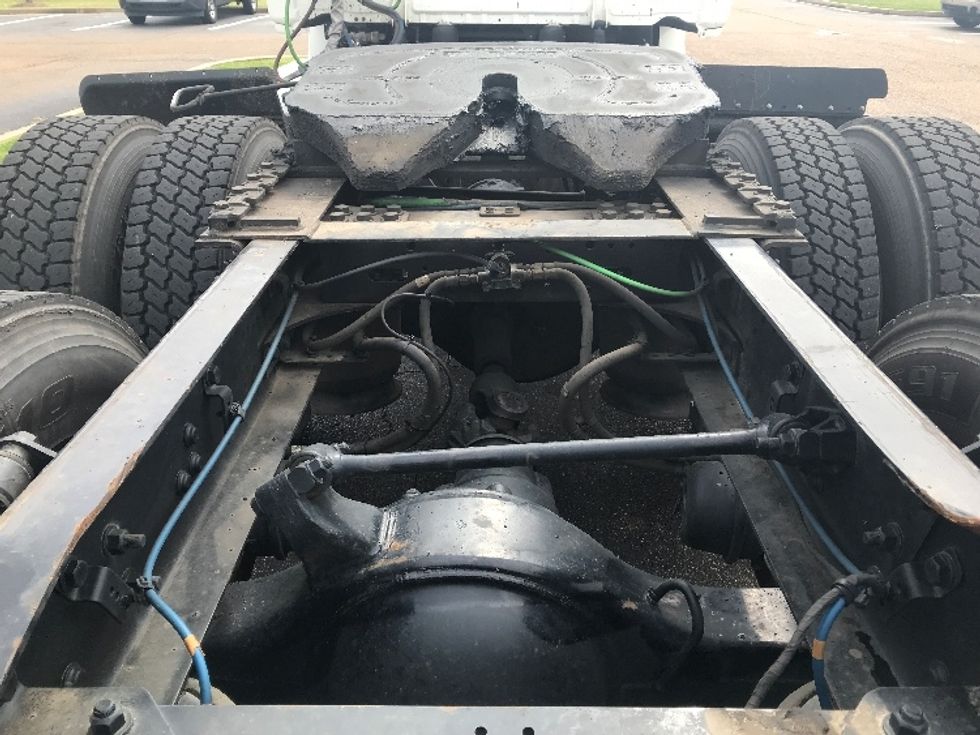 Day Cab Tractor-Heavy Duty Tractors-Freightliner-2019-T12664ST-Richland-MS-242,831\n\t\tmiles-$ 67,250 - Image 6