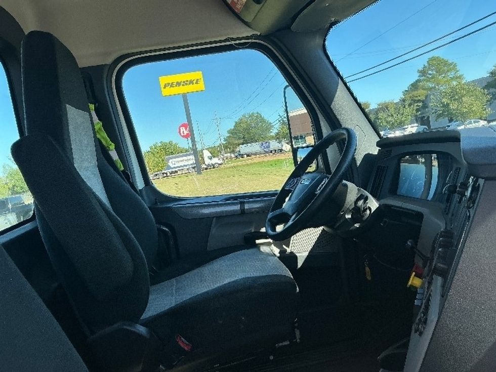 Day Cab Tractor-Heavy Duty Tractors-Freightliner-2019-T12664ST-Richland-MS-303,151\n\t\tmiles-$ 51,750 - Image 14