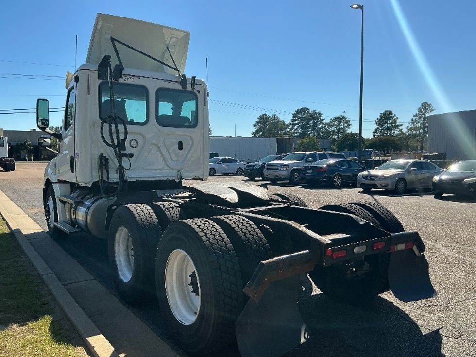 Day Cab Tractor-Heavy Duty Tractors-Freightliner-2019-T12664ST-Richland-MS-372,714\n\t\tmiles-$ 47,750 - Image 5
