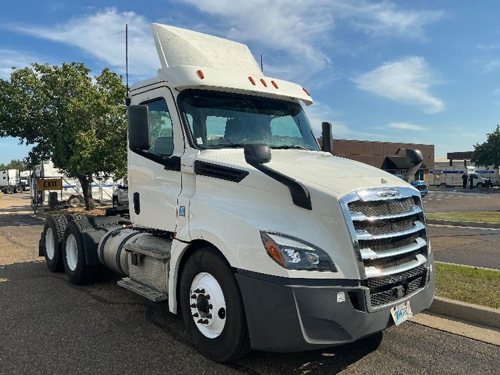 Day Cab Tractor-Heavy Duty Tractors-Freightliner-2019-T12664ST-Richland-MS-407,186\n\t\tmiles-$ 46,500 - Image 1