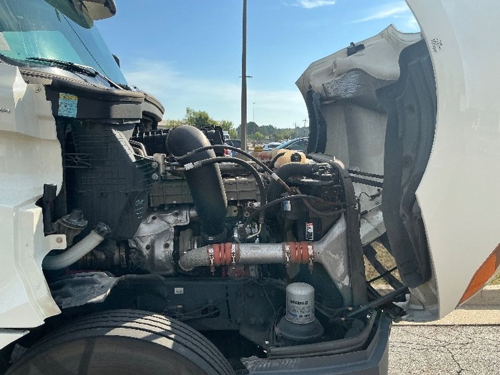 Day Cab Tractor-Heavy Duty Tractors-Freightliner-2019-T12664ST-Richland-MS-407,186\n\t\tmiles-$ 46,500 - Image 15