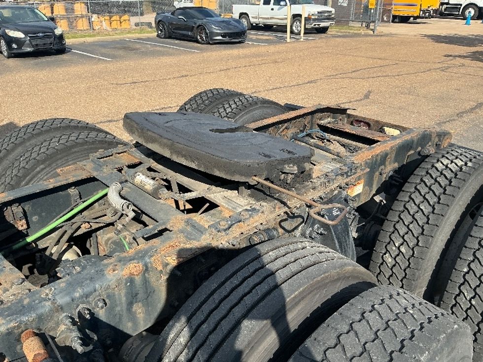 Day Cab Tractor-Heavy Duty Tractors-Freightliner-2019-T12664ST-Richland-MS-407,186\n\t\tmiles-$ 46,500 - Image 17