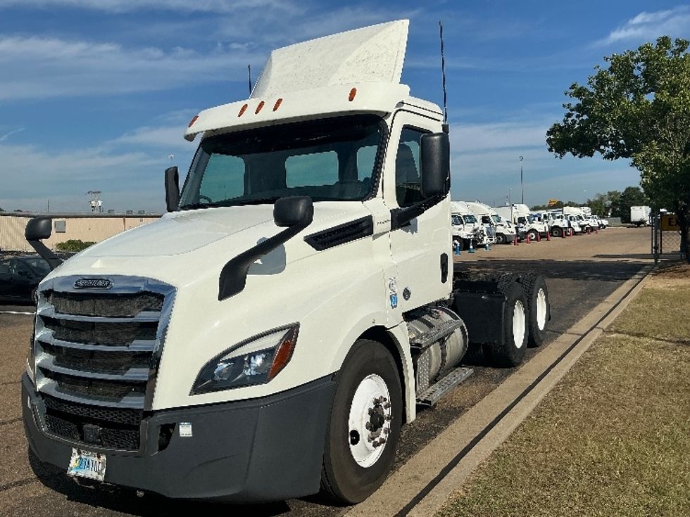 Day Cab Tractor-Heavy Duty Tractors-Freightliner-2019-T12664ST-Richland-MS-407,186\n\t\tmiles-$ 46,500 - Image 3