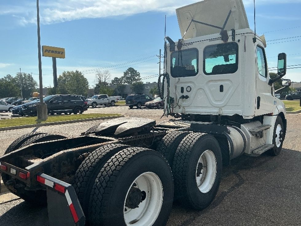 Day Cab Tractor-Heavy Duty Tractors-Freightliner-2019-T12664ST-Richland-MS-407,186\n\t\tmiles-$ 46,500 - Image 7