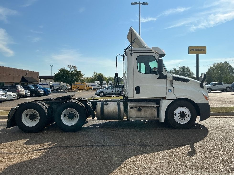 Day Cab Tractor-Heavy Duty Tractors-Freightliner-2019-T12664ST-Richland-MS-407,186\n\t\tmiles-$ 46,500 - Image 8