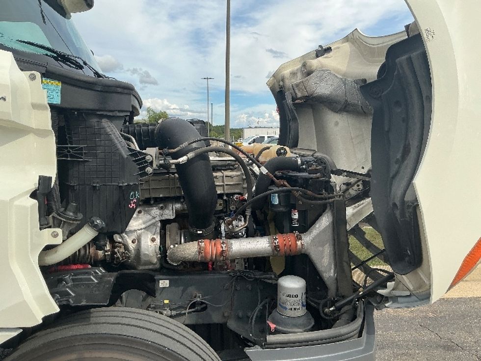 Day Cab Tractor-Heavy Duty Tractors-Freightliner-2019-T12664ST-Richland-MS-429,354\n\t\tmiles-$ 44,500 - Image 15