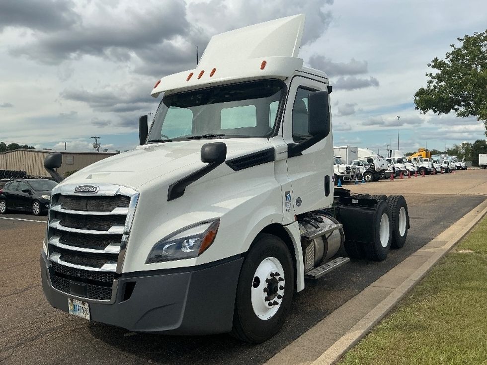 Day Cab Tractor-Heavy Duty Tractors-Freightliner-2019-T12664ST-Richland-MS-429,354\n\t\tmiles-$ 44,500 - Image 3