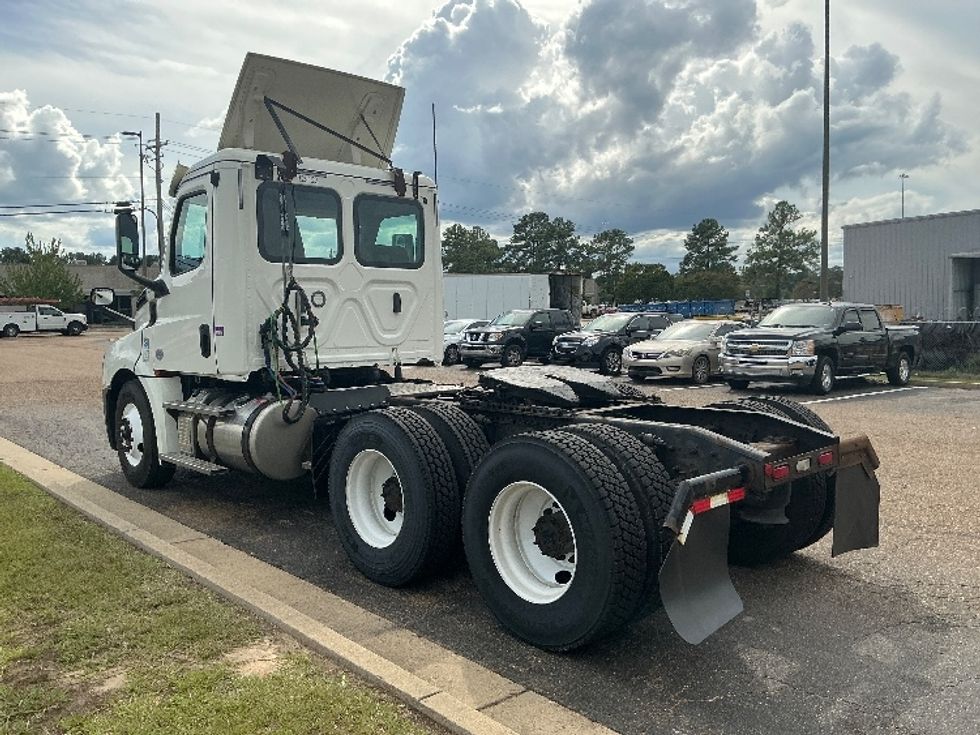 Day Cab Tractor-Heavy Duty Tractors-Freightliner-2019-T12664ST-Richland-MS-429,354\n\t\tmiles-$ 44,500 - Image 5