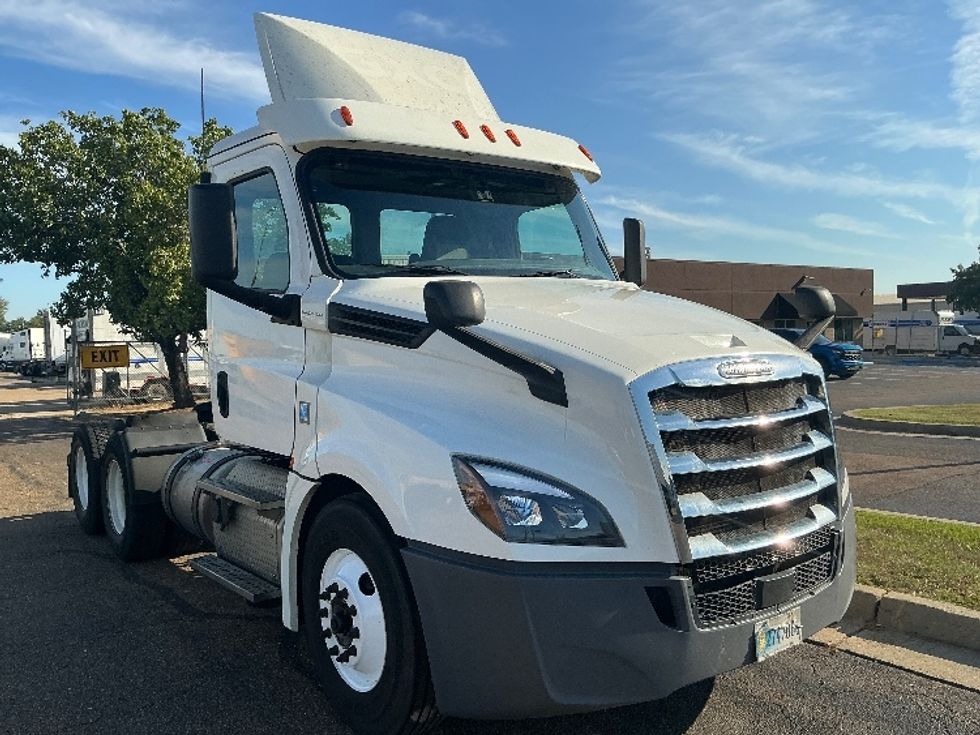 Day Cab Tractor-Heavy Duty Tractors-Freightliner-2019-T12664ST-Richland-MS-465,537\n\t\tmiles-$ 42,500 - Image 1