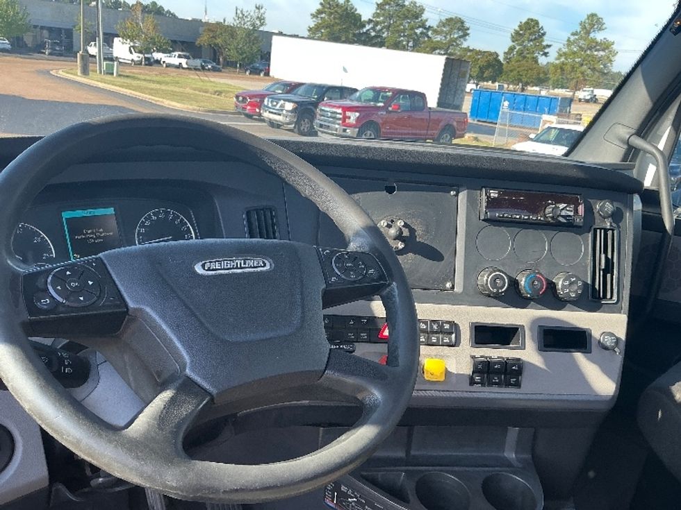 Day Cab Tractor-Heavy Duty Tractors-Freightliner-2019-T12664ST-Richland-MS-465,537\n\t\tmiles-$ 42,500 - Image 11