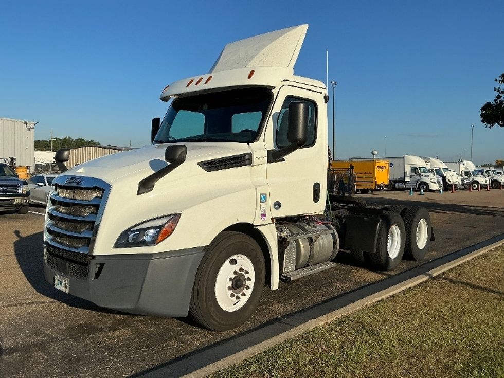 Day Cab Tractor-Heavy Duty Tractors-Freightliner-2019-T12664ST-Richland-MS-465,537\n\t\tmiles-$ 42,500 - Image 3