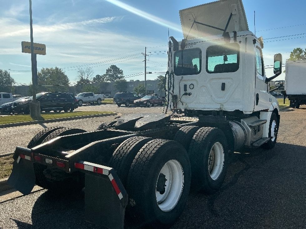Day Cab Tractor-Heavy Duty Tractors-Freightliner-2019-T12664ST-Richland-MS-465,537\n\t\tmiles-$ 42,500 - Image 7