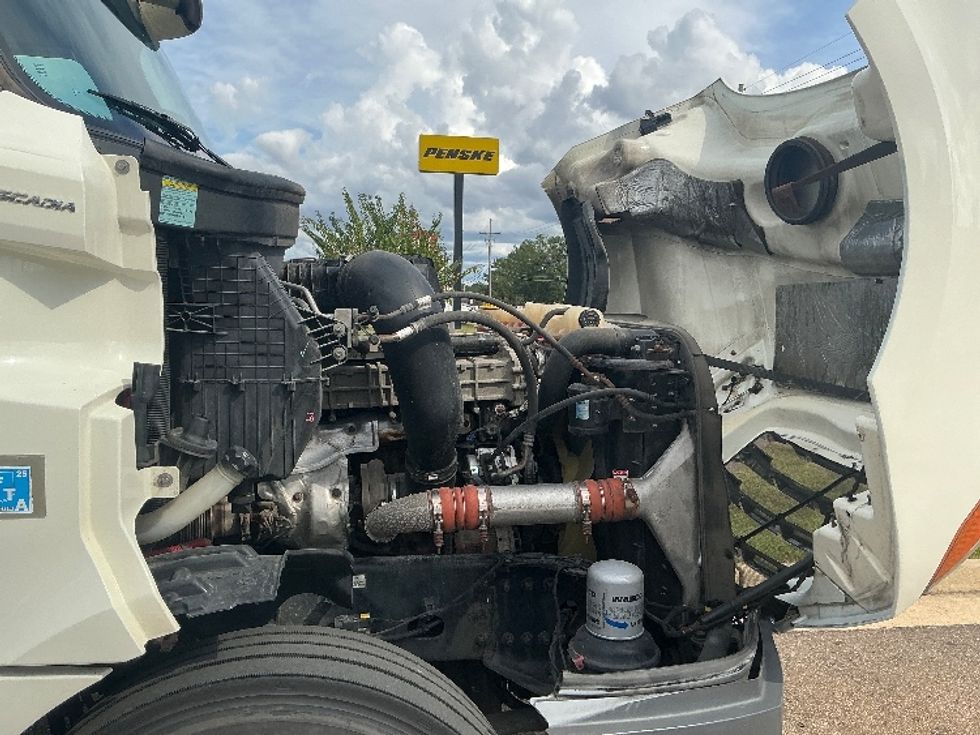 Day Cab Tractor-Heavy Duty Tractors-Freightliner-2019-T12664ST-Richland-MS-509,321\n\t\tmiles-$ 39,500 - Image 15