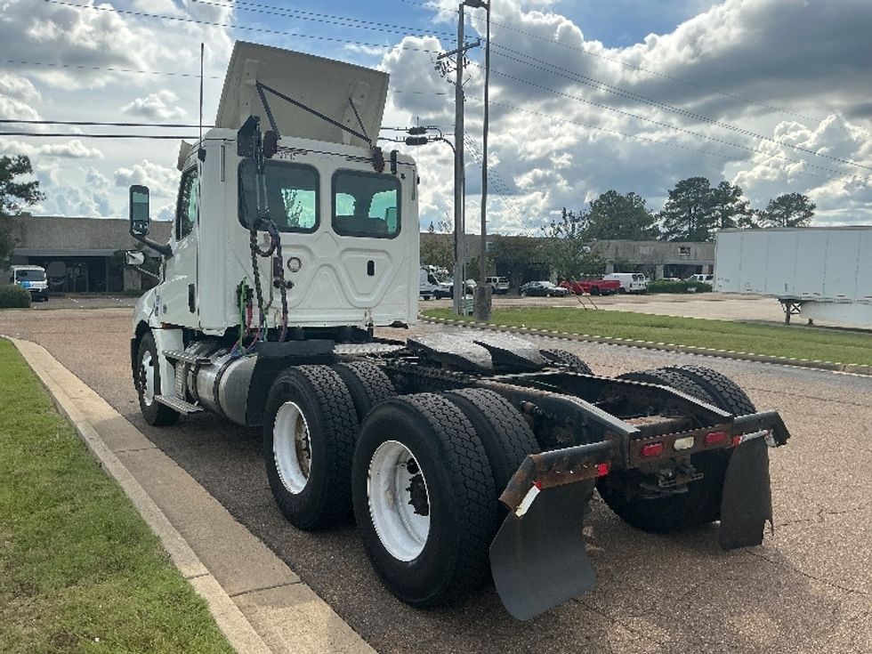 Day Cab Tractor-Heavy Duty Tractors-Freightliner-2019-T12664ST-Richland-MS-509,321\n\t\tmiles-$ 39,500 - Image 5