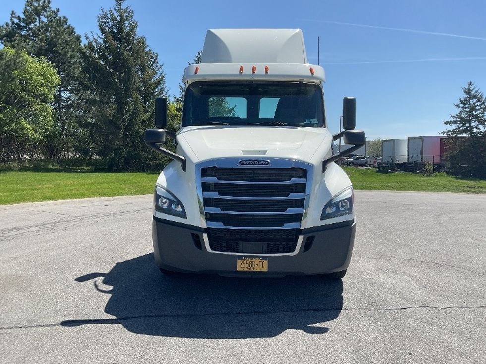 Day Cab Tractor-Heavy Duty Tractors-Freightliner-2019-T12664ST-Rochester-NY-191,795\n\t\tmiles-$ 73,000 - Image 2